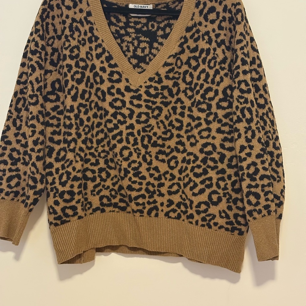 Old Navy Animal Print V-Neck Sweater - Brown and Black